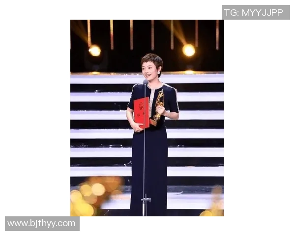 名媛修炼手册揭秘足球明星背后的魅力与风采